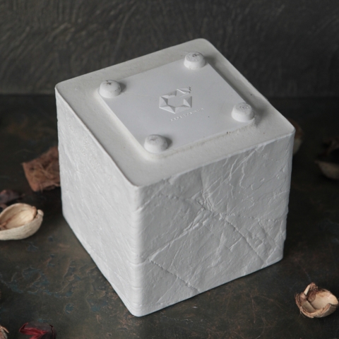 CHẬU CÂY ĐIÊU KHẮC NHÀ SƯ THÍCH MINH TUỆ